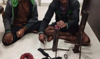 भारी मात्रा में डेटोनेटर और विस्फोटक समेत दो नक्सली गिरफ्तार