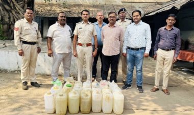 दुर्ग जिले में बड़ी मात्रा में महुआ शराब जब्त, आबकारी विभाग ने पकड़ा 1.51 लाख का माल