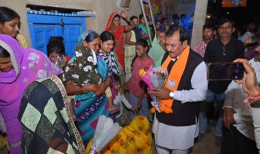 पाटन भाजपा प्रत्याशी विजय बघेल ने स्वतंत्रता संग्राम सेनानियों की पावन भूमि ग्राम देवादा में की चुनावी सभा, जनता का लिया आशीर्वाद