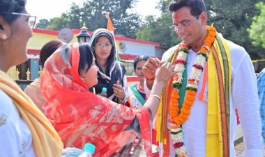 केजी से पीजी तक एजुकेशन होगा फ्री, भिलाई का हर स्कूल होगा स्वामी आत्मानंद - देवेंद्र यादव