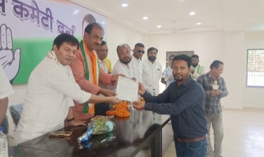 अल्पसंख्यक कांग्रेस कमेटी छत्तीसगढ़ प्रभारी ने ली कांग्रेस प्रत्याशी अरूण वोरा के पक्ष में बैठक