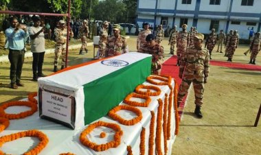 शहीद ITBP जवान को दी गई सलामी, पोलिंग पार्टी पर नक्सलियों ने किया था हमला