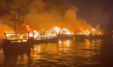 विशाखापट्टनम के बंदरगाह में भीषण आग, 40 नौकाएं जलकर खाक
