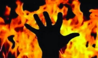 गोबर छेना ढेर में लगी आग से झुलसी युवती की मौत