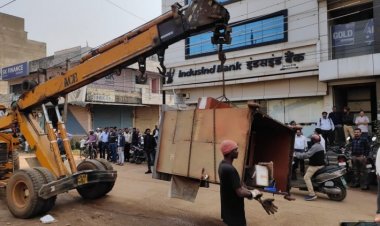 सर्विस रोड पर निगम ने चलाया वृहद बेदखली अभियान, वसूला गया 20800 रुपए जुर्माना