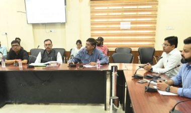 सभी विद्यालयों में हो बच्चों की शत प्रतिशत उपस्थिति, शिक्षक बच्चों की उपस्थिति में करें पीटीएम - कलेक्टर