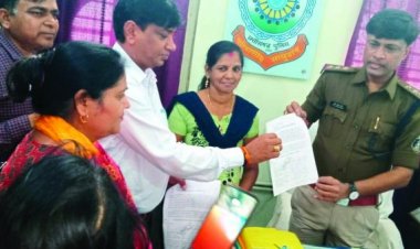 आवासीय क्षेत्र में लगाए जा रहे मोबाइल टॉवर का जमकर विरोध, मोहल्लेवासियों ने थाना पहुंचकर सौंपा ज्ञापन