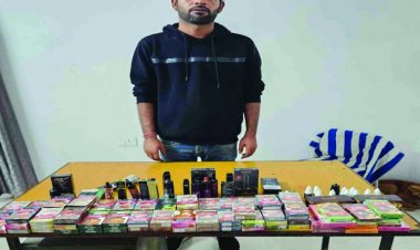 हुक्का सामग्री बेचते पकड़ा गया पान सेंटर संचालक