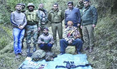 सुरक्षाबलों ने आतंकी ठिकाना किया ध्वस्त, हथियार बरामद