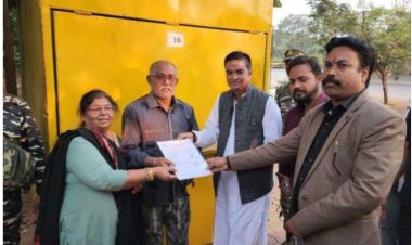 विधायक की पहल से बुजुर्ग दंपत्ति को मकान और दुकान एलॉट