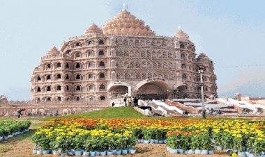 100 करोड़ की लागत से 20 साल में बने 7 मंजिला स्वर्वेद महामंदिर का पीएम मोदी ने किया उद्घाटन