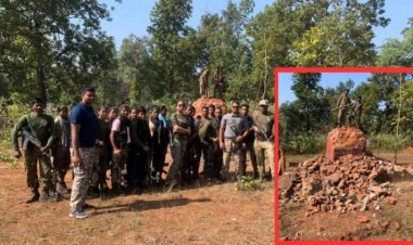 महिला कमांडो ने नक्सली स्मारक किया ध्वस्त
