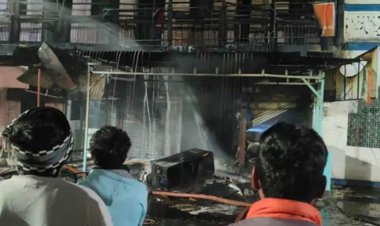 किराना दुकान में लगी आग से व्यापारी को लाखों का हुआ नुकसान