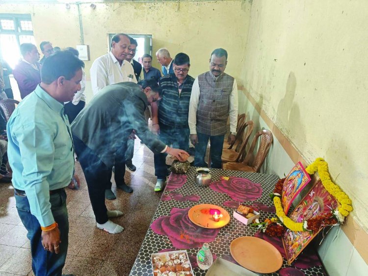 1.5 करोड़ की लगत से सेक्टर 4 और 7 के इस्पात क्लब बनेगा मॉडल क्लब