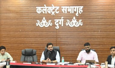 धान उपार्जन केन्द्रों से धान का उठाव तेजी से कराएं- कलेक्टर