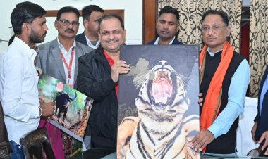 मुख्यमंत्री साय ने सतपुड़ा वन्य जीव फाउंडेशन के वार्षिक कैलेंडर का किया विमोचन