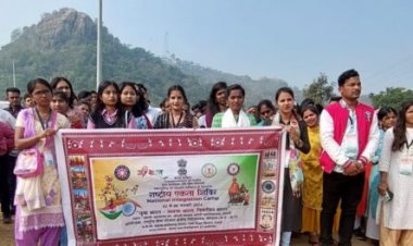 हेमचंद यादव विश्वविद्यालय, दुर्ग द्वारा आयोजित राष्ट्रीय एकता शिविर का चौथा दिन : डोंगरगढ़ में स्वयं सेवकों ने किया पर्यावरण अध्ययन तथा देवी दर्शन