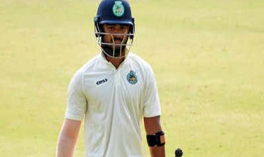 रियान पराग ने ठोका रणजी ट्रॉफी इतिहास का दूसरा सबसे तेज शतक, महज 56 गेंदों पर ठोकी सेंचुरी