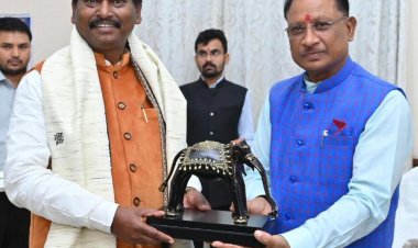 मुख्यमंत्री  साय से केंद्रीय कृषि और किसान कल्याण मंत्री अर्जुन मुंडा ने की सौजन्य मुलाकात