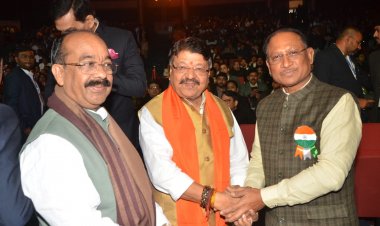 छत्तीसगढ़ के मुख्यमंत्री श्री विष्णुदेव साय से नई दिल्ली के भारत मंडपम में मध्यप्रदेश के नगरीय विकास