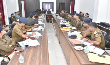 दुर्ग एसएसपी ने ली बड़ी बैठक, सभी थानों के इंचार्ज को अपराध के ग्राफ को कम करने के दिए कड़े निर्देश