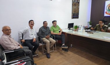 नशे के खिलाफ चलाई जा रही मुहिम के तहत, अतिरिक्त पुलिस अधीक्षक शहर ने मेडीकल स्टोर के  संचालकों की ली मिटिंग