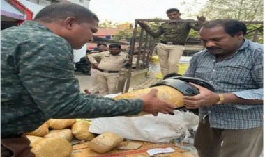 हेलमेट में छिपाकर ले जा रहे थे 22 लाख का गांजा, तीन गिरफ्तार
