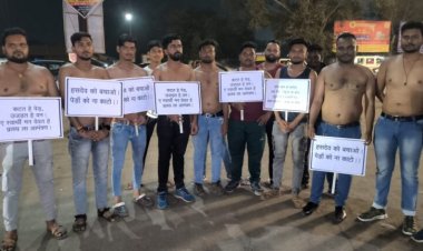 विकास के नाम पर प्रकृति का विनाश बर्दाश्त नहीं किया जाएगा – आकाश कनोजे, एनएसयूआई के कार्यकर्ताओं ने हसदेव जंगल को बचाने किया अर्धनग्न प्रदर्शन