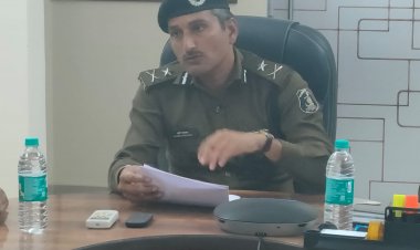 रेंज स्तरीय रेलवे सुरक्षा संबंधी विषयों पर चर्चा हेतु आरपीएफ, जीआरपी एवं जिला दुर्ग एवं बालोद के  अधिकारियों की  ली गई बैठक