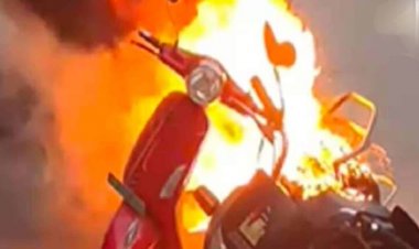 इलेक्ट्रिक स्कूटर में विस्फोट के साथ लगी आग, कोर्ट ने उपभोक्ता को 10 लाख रुपये मुआवज़ा भुगतान करने दिया आदेश