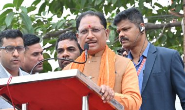 मुख्यमंत्री  विष्णु देव साय ने कार्यक्रम को सम्बोधित करते हुए कहा कि आज भगवान  राम के मंदिर के प्रांगण में आने का सौभाग्य मिल रहा है मुख्यमंत्री के नाते झंडी दिखाने का