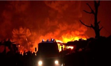 युवती को ले भागा प्रेमी, लड़की के परिजनों ने लड़के के घर में आग लगा दी