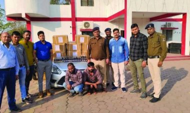 कार में मिला कोडीन सिरप का जखीरा, 2 लाख के माल समेत 2 गिरफ्तार