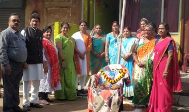 उन्नति महिला सहकारी साख समिति मर्यादित सुपेला में 75 वा गणतंत्रता दिवस पर लहराया तिरंगा