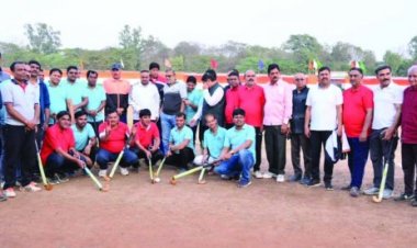 जिला प्रशासन और नागरिक एकादस के मध्य खेली गई रोमांचक मैच