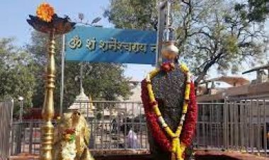 शनि देव का चमत्कारी मंदिर, दर्शन करने उमड़ती है भक्तों की भीड़