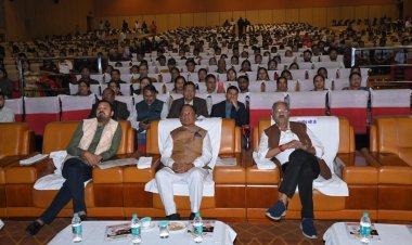 मुख्यमंत्री विष्णु देव साय 'परीक्षा पे चर्चा' के सीधे प्रसारण कार्यक्रम में हुए शामिल