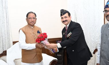 मुख्यमंत्री श्री विष्णु देव साय से सचिव राज्य सैनिक कल्याण बोर्ड श्री शर्मा ने की सौजन्य मुलाकात