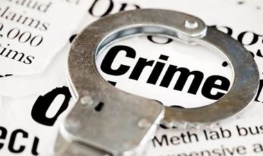 घर से जेवर और नगदी रकम की चोरी के मामले में पुलिस ने एक नाबालिग सहित तीन आरोपियों को किया गिरफ्तार