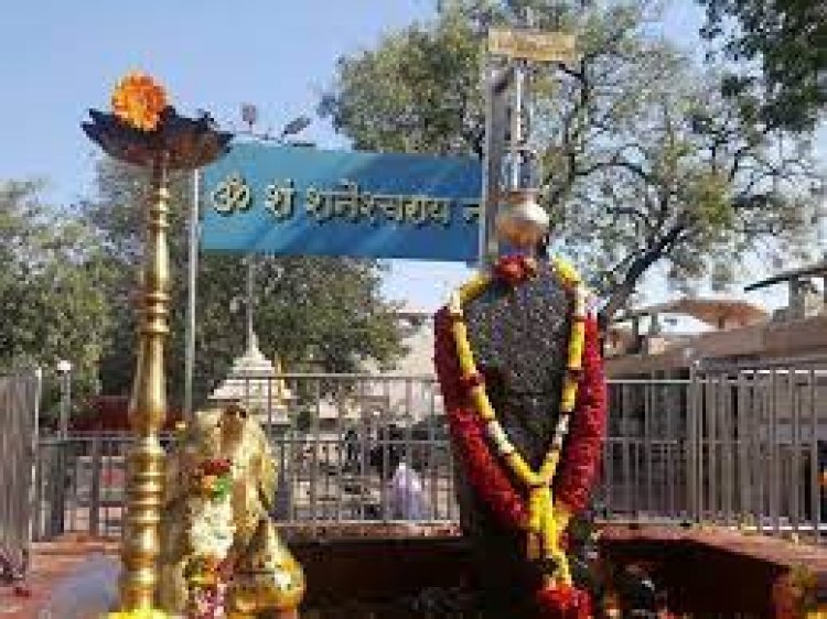 शनि देव का चमत्कारी मंदिर, दर्शन करने उमड़ती है भक्तों की भीड़