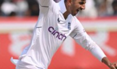 शोएब बशीर ने रोहित शर्मा को किया आउट, टेस्ट करियर में लिया पहला विकेट