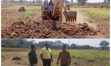 कलेक्टर के निर्देश पर चला बुलडोजर