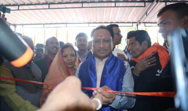 मुख्यमंत्री  साय ने धर्मपत्नी के साथ गृहग्राम बगिया के मुख्यमंत्री कैंप कार्यालय का किया शुभारंभ