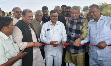 वाणिज्य और उद्योग एवं श्रम विभाग मंत्री  लखन लाल देवांगन ने नगपुरा स्थित गौशाला का किया उद्घाटन नगपुरा स्थित गौशाला का किया उद्घाटन