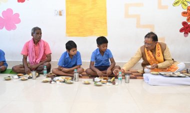 मुख्यमंत्री  साय का न्योता भोज, अपनी थाली की मिठाई बाजू में बैठे बच्चों को दे दी