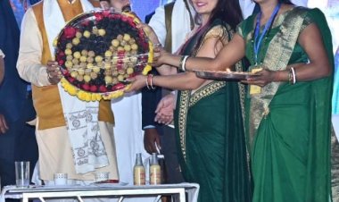 मुख्यमंत्रीविष्णुदेव साय को महिला स्व सहायता समूह की बहनों ने दिया जन्मदिन पर अनोखा तोहफा