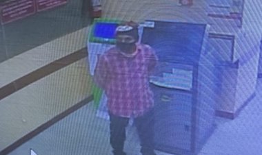 PNB बैंक में बदमाशों ने मैनेजर को गोली मारी, एक को भीड़ ने दबोचा, दूसरा फरार