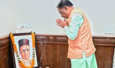 मुख्यमंत्री श्री विष्णु देव साय ने वीर सावरकर की पुण्यतिथि पर उन्हें किया नमन