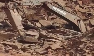 NMDC प्लांट में बड़ा हादसा, पोकलेन समेत कई मजदूर खदान में धसे, 6 लोगों की मौत