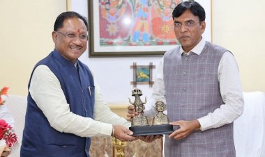 छत्तीसगढ़ के मुख्यमंत्री श्री विष्णुदेव साय ने आज नई दिल्ली में केन्द्रीय स्वास्थ्य मंत्री श्री मनसुख मांडविया से सौजन्य मुलाकात की